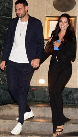 İlişkilerinde önemli bir adım attılar: Faruk Sabancı, Esra Bilgiç’i ailesiyle tanıştırdı