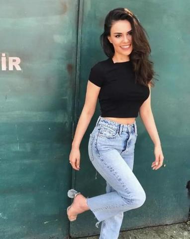 Özgü Kaya’dan fit kalmak için özel tüyolar: KEKİMİ DE YAPARIM KASIMI DA