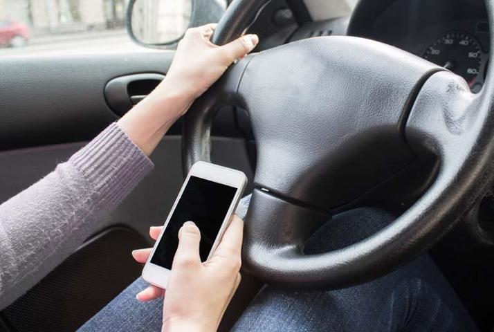 Bilgisayar, Telefon ve Tablet Gibi Dijital Ekranlar Göz Sağlığınızı Tehdit Ediyor: Dijital Göz Yorgunluğu Sendromuna Dikkat