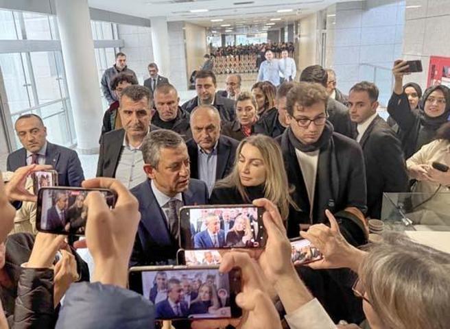 Son Dakika CHPde Olağanüstü Kurultay Öncesi Siyasi Gelişmeler: Dilek İmamoğlu, Özgür Özele Rakip Olur Mu