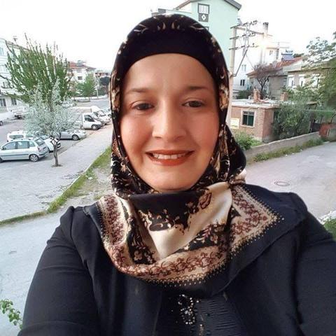 Kağıthanede otomobilin çarptığı kadının bacağı koptu; hastanede hayatını kaybetti