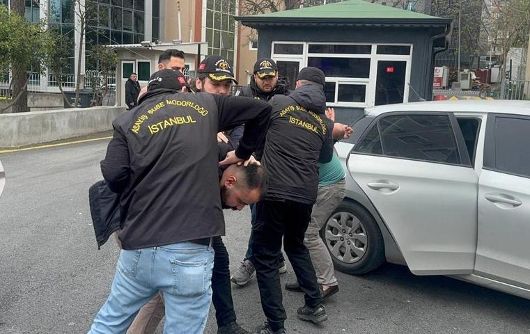 SON DAKİKA İstanbul, Bağcılarda kimlik kontrolü yapan bekçilere silahlı saldırı: Ağır yaralanan bekçi şehit oldu