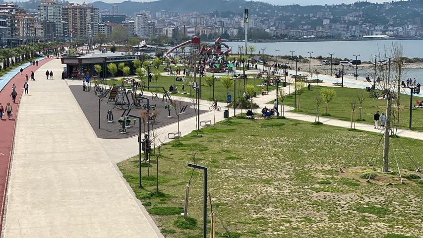 HABER... Karadenizde iki mevsim; sahilde piknik, yükseklerde kayak