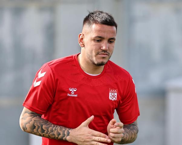 Sivassporun Arnavut golcüsü Rey Manajda transfer gelişmesi Almanya detayı...