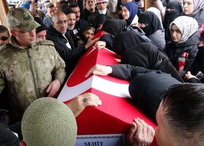 Şehit olmadan 1 gün önce kardeşine yazmış: Son isteği yerine getirildi