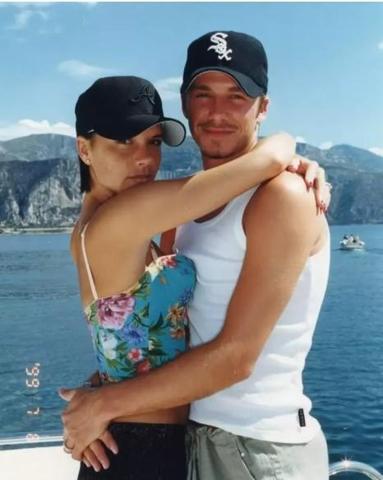 51 yaşına giren Victoria Beckhama eşi David Beckhamdan romantik kutlama