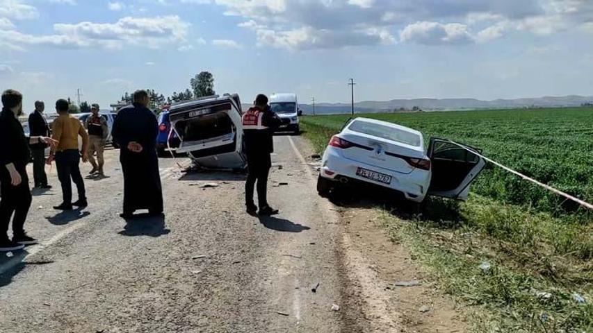 Şanlıurfa’da Feci Kaza: 2 Otomobil Kafa Kafaya Çarpıştı, Aynı Aileden 3 Ölü