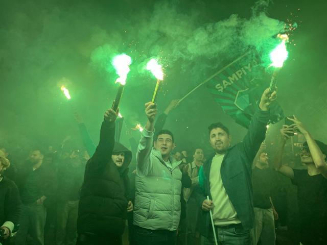 Kocaelide Süper Lig coşkusu Taraftarlar sabaha kadar kutladı...
