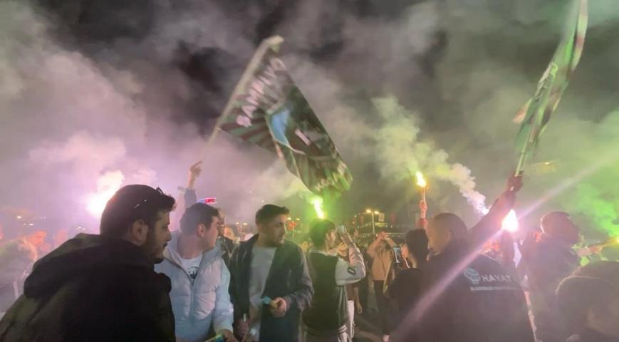 Kocaelide Süper Lig coşkusu Taraftarlar sabaha kadar kutladı...