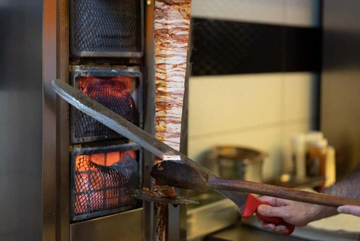 4 Tavuktan Birinde Salmonella Zehirlenme Vakaları Arttı, Uzmanlar Uyardı: Güvenli Tavuk İçin 75 Derece Kuralı...