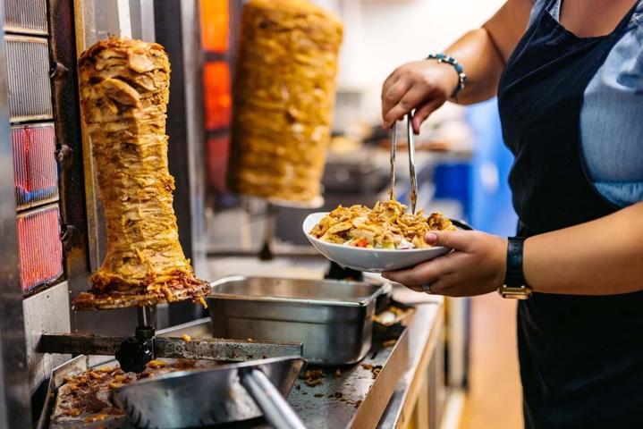4 Tavuktan Birinde Salmonella Zehirlenme Vakaları Arttı, Uzmanlar Uyardı: Güvenli Tavuk İçin 75 Derece Kuralı...