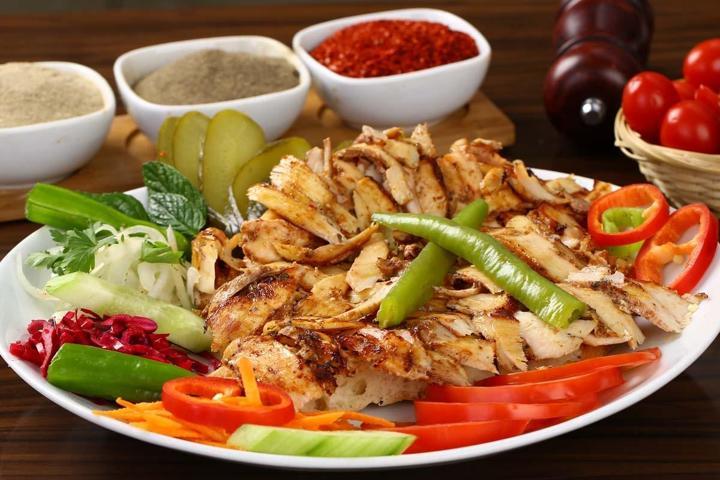 4 Tavuktan Birinde Salmonella Zehirlenme Vakaları Arttı, Uzmanlar Uyardı: Güvenli Tavuk İçin 75 Derece Kuralı...