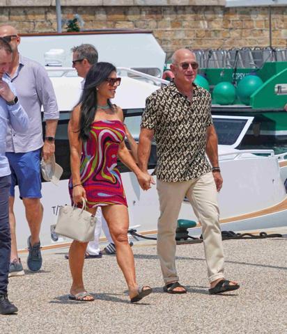 Jeff Bezos ve Lauren Sanchez Evleniyor Hollywood Yıldızları Akın Edecek: Bir Kent Alarmda...
