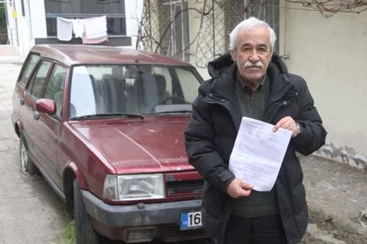 Sıfır aldığı aracını 17 yıldır kullanamıyor: Arabanın olduğu sokaktan geçerken içim acıyor