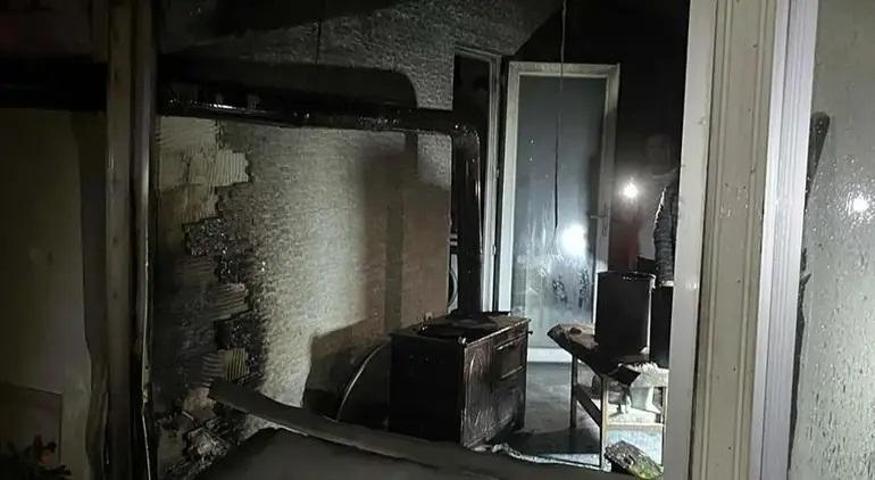 RAPÇİ SEFONUN AİLE EVİNDE YANGIN Resmen küle döndü