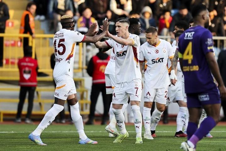 Nihat Kahveciden Galatasarayın yeni transferi için çarpıcı sözler: Buraya ikizi gelmiş olabilir