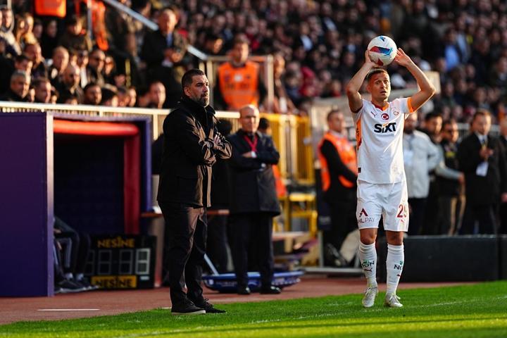 Nihat Kahveciden Galatasarayın yeni transferi için çarpıcı sözler: Buraya ikizi gelmiş olabilir