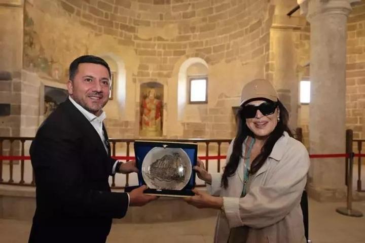 Yeşilçam’ın Sultanı Türkan Şorayın duygu dolu anları 52 YIL SONRA ZİYARET ETTİ