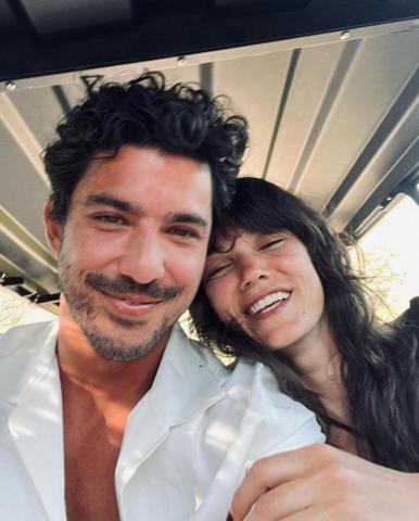 Pınar Deniz’den Sürpriz Hamle Nikahtan Aylar Sonra Soyadını Değiştirdi