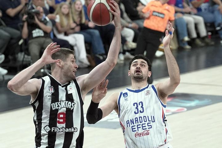 Beşiktaş, Anadolu Efes serisinde eşitliği sağladı