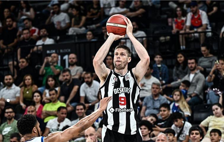 Beşiktaş, Anadolu Efes serisinde eşitliği sağladı