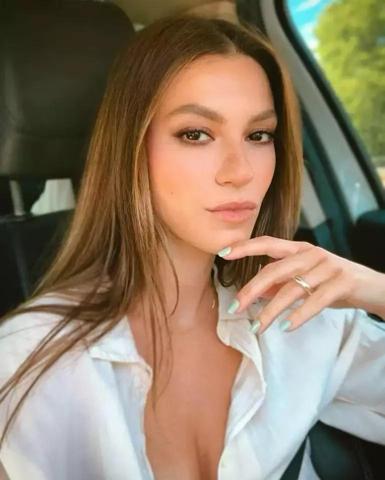 Arka Sokakların Zelişiydi Yüsra Geyikten sahilde dans şov GÜZELLİĞİN KARŞISINDA DİLİM TUTULUYOR