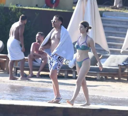 Beren Saat ve Kenan Doğulu, Bodrumda Tatil Sezonunu Başlattı