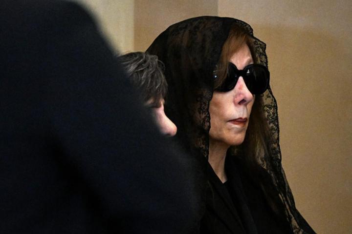 Bir ülke yasta Ziyad Rahbani’ye son veda: Lübnanın efsanevi sesi Feyruz, oğlunun cenaze töreninde görüntülendi