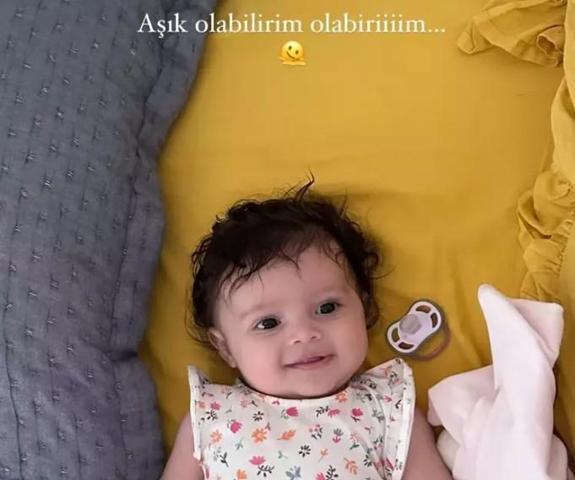 Zeynep Demirel Kızı Yasminin Son Halini Paylaştı: Aşık Olabilirim