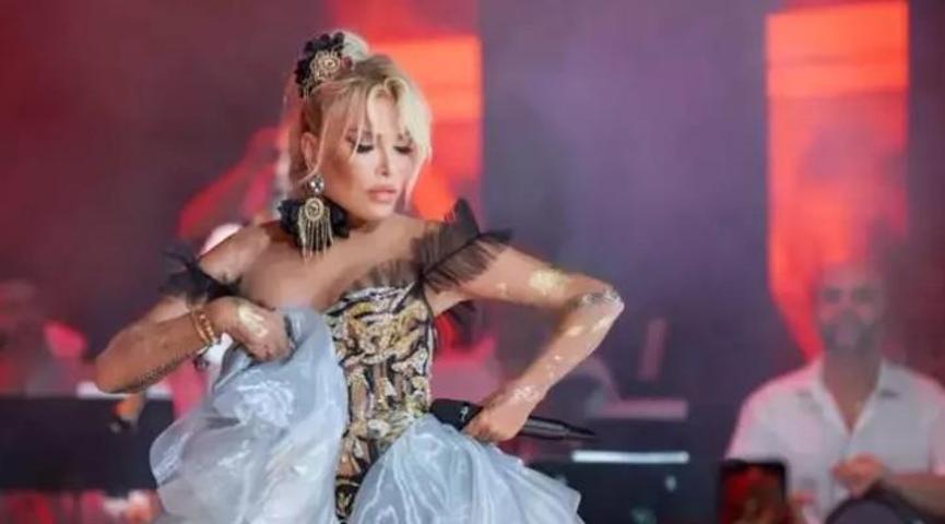Ajda Pekkan 79 Yaşında, Harbiye Açıkhavada 45 Şarkı Söyledi: Göz Dolduran Performans