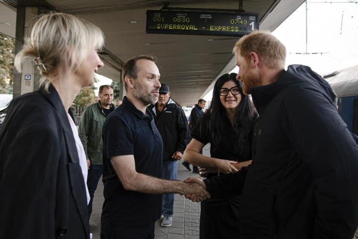 Prens Harryden Ukraynaya sürpriz ziyaret