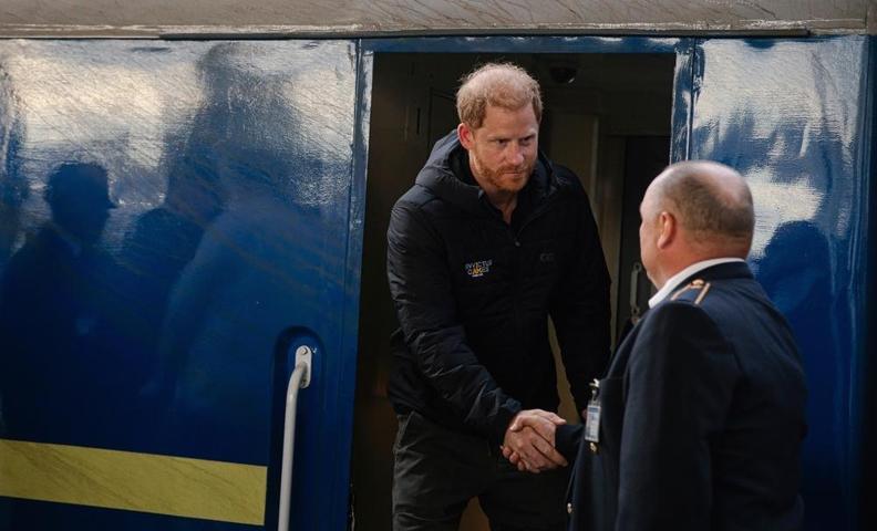 Prens Harryden Ukraynaya sürpriz ziyaret