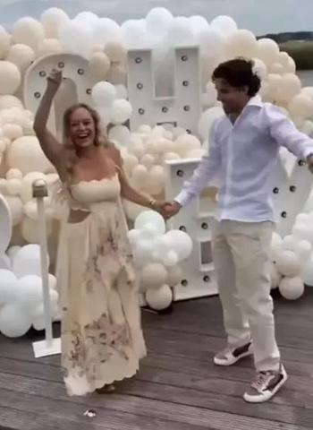 Ferdi Kadıoğlu’nun babalık heyecanı Doğum öncesi kamera karşısına geçtiler