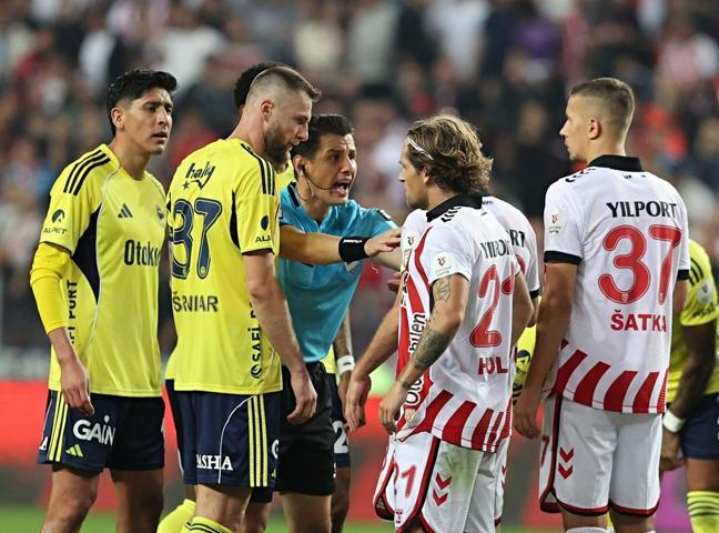 Samsunspor - Fenerbahçe maçındaki tartışmalı pozisyonlar değerlendirildi Gol iptali doğru mu