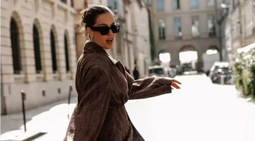 Pelin Akil Paris’te Stil Sahnesinde: Şık ve Göz Alıcı Kareler