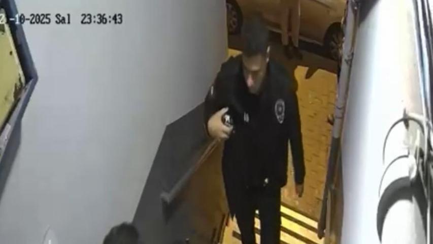Annesini dövdü, kendisini odaya kilitledi