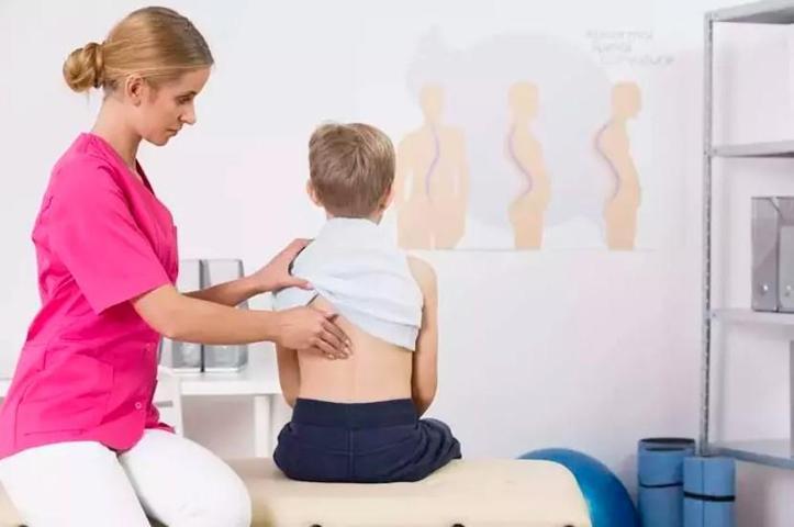 Çocuğunuzda Sırt ve Bel Ağrısı Varsa, Hemen Doktora Başvurun Uzmanlardan Kritik Uyarı