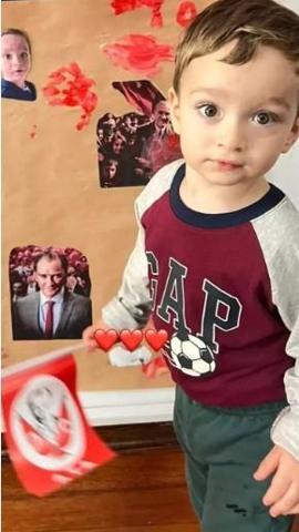 Ünlülerden 29 Ekim Cumhuriyet Bayramı Paylaşımları Kırmızı-Beyaz Coşku Sanal Medyayı Sardı