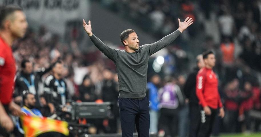 Asıl özel biri kim Jose Mourinho - Domenico Tedesco karşılaştırması: Laf değil iş üretiyor...