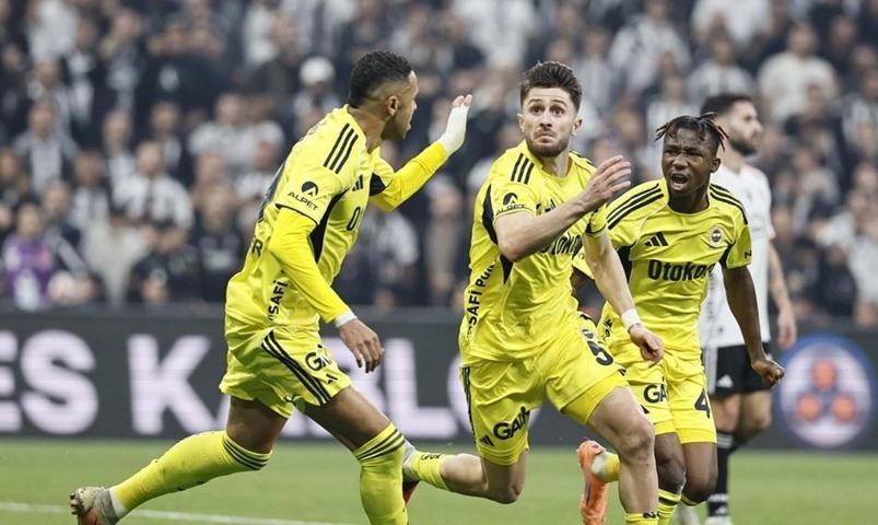 Galatasaray ve Fenerbahçeyi bekleyen zorlu fikstür Zafer ayı mı kader ayı mı
