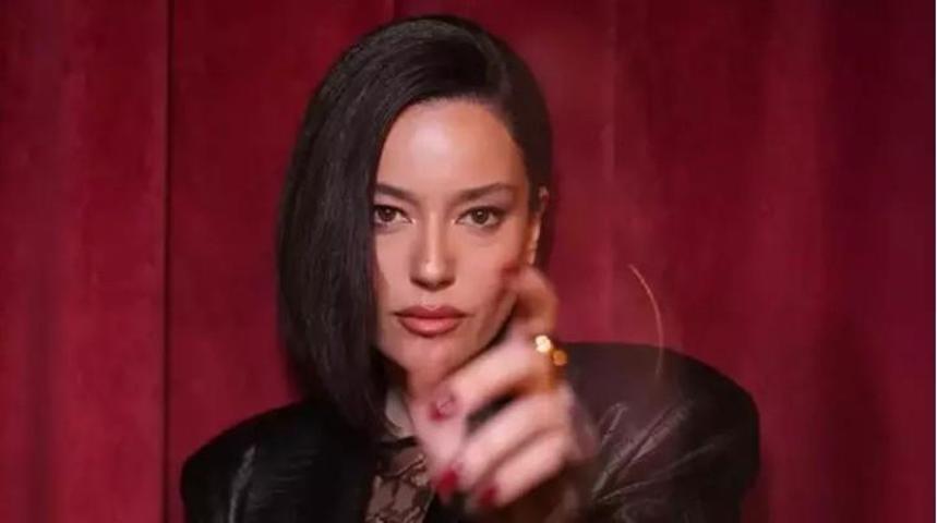 Pelin Akil ve Anıl Altan gerçekten boşandı mı Ünlü oyuncudan ayrılık sorularına dikkat çeken yanıt