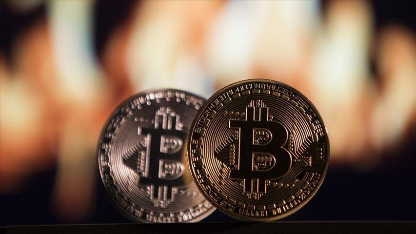 7 ay sonra bir ilk Bitcoin çakıldı...