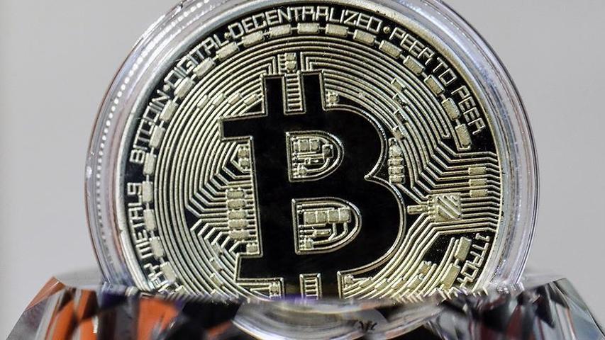 7 ay sonra bir ilk Bitcoin çakıldı...