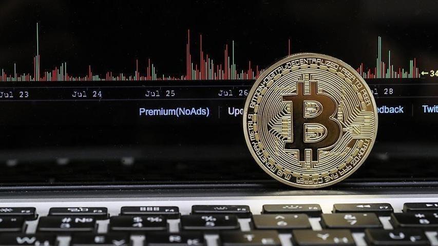 7 ay sonra bir ilk Bitcoin çakıldı...