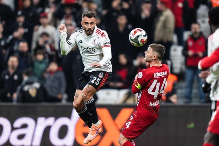 Evinde bir kez daha puan kaybeden Beşiktaşa eleştiri: Tam Rafa Silvanın maçıydı