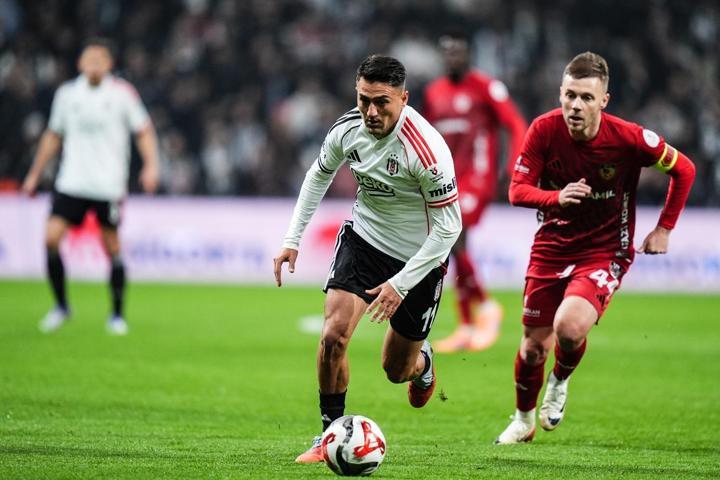 Evinde bir kez daha puan kaybeden Beşiktaşa eleştiri: Tam Rafa Silvanın maçıydı