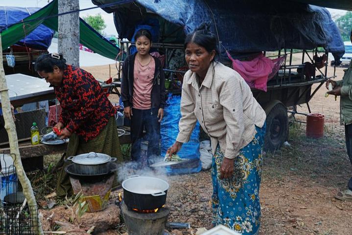 Kamboçya-Tayland çatışmaları tırmanıyor: 500 bin kişi evlerini terk etti