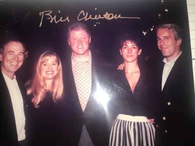 Epsteinin albümünden yeni fotoğraflar çıktı Donald Trump, Bill Clinton, Bill Gates...