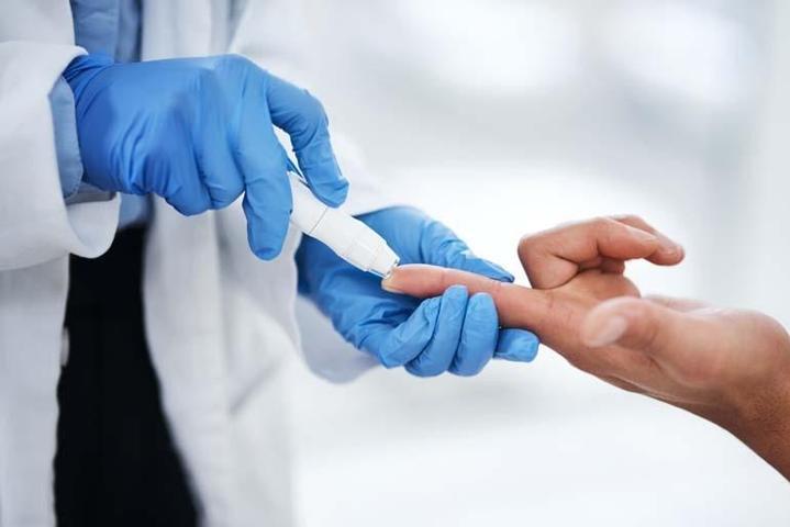 Diyabet Hastalarına Yaz Uyarısı Sıcak Havalarda Kan Şekeri Daha Sık Kontrol Edilmeli