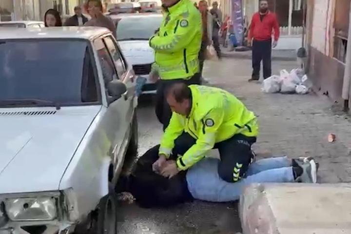 Film sahnelerini aratmayan kovalamaca Ehliyetsiz sürücü ortalığı birbirine kattı